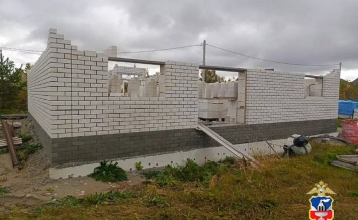 Недостроенные дома "Малоэтажной Сибири"
