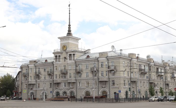 Дом под шпилем