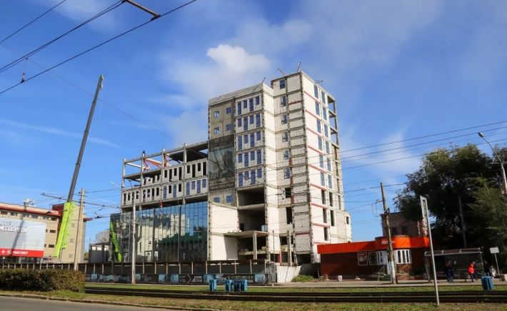 Строительство нового торгово-офисного центра на проспекте Ленина, 122б