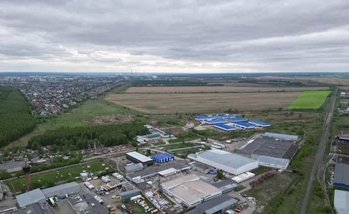 25 га под коммерцию около аэропорта