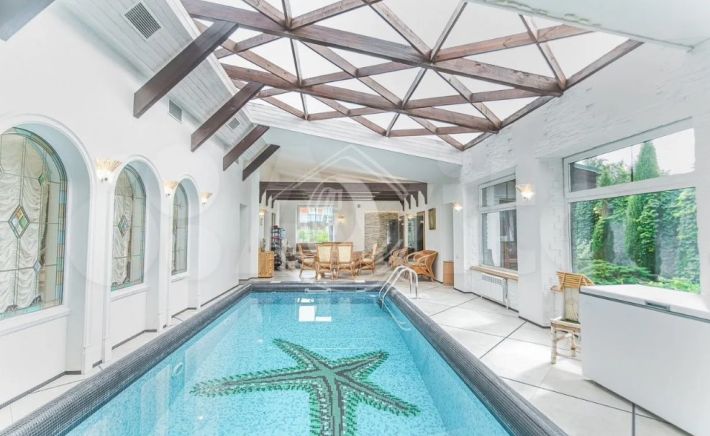 Коттедж в пос. Пригородный