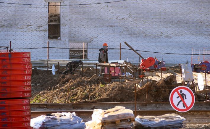 Строительство новой поликлиники на ул. Попова, 128