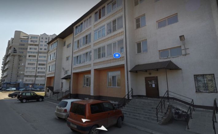 Димитрова, 38