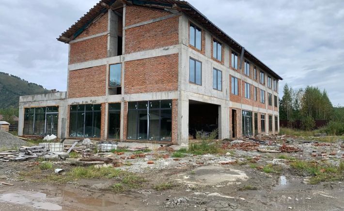 Готиница в поселке Озерное (Майминский район)