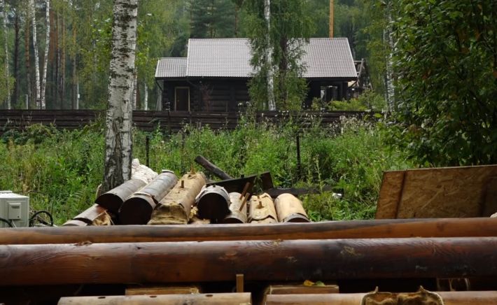 Застройка на Каячинском плесе в Республике Алтай 