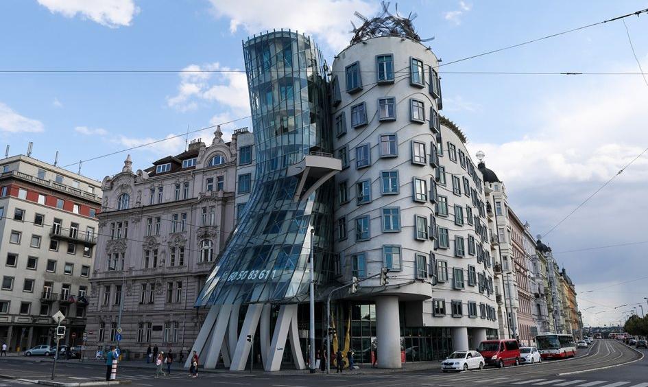 Архитектурный юмор: подборка самых забавных зданий в мире