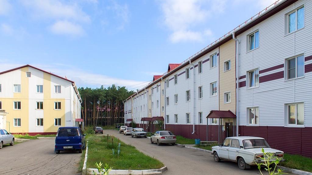 У чиновника, обвиняемого в махинациях с жильем в Бийске, арестовали имущество