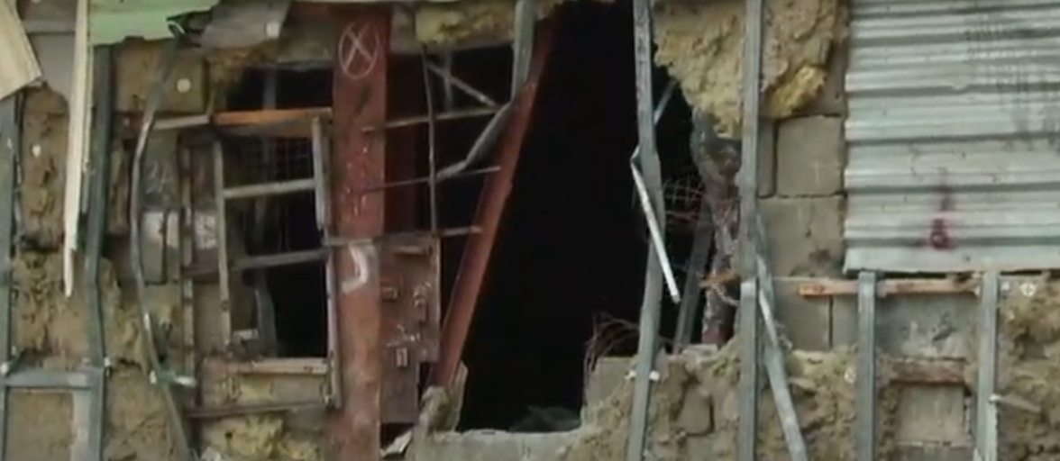 Непроданное здание в Барнауле разрушается и становится опасным