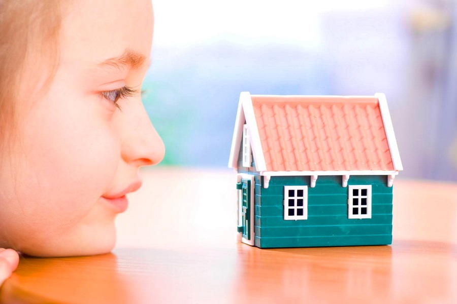Детям-сиротам на Алтае будут давать выплаты на жилье вместо готовых квартир