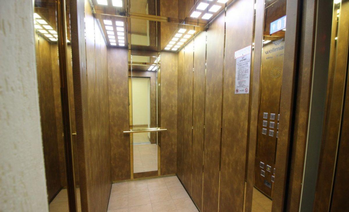 Квартиру в доме с «золотым умным лифтом» продают в Барнауле