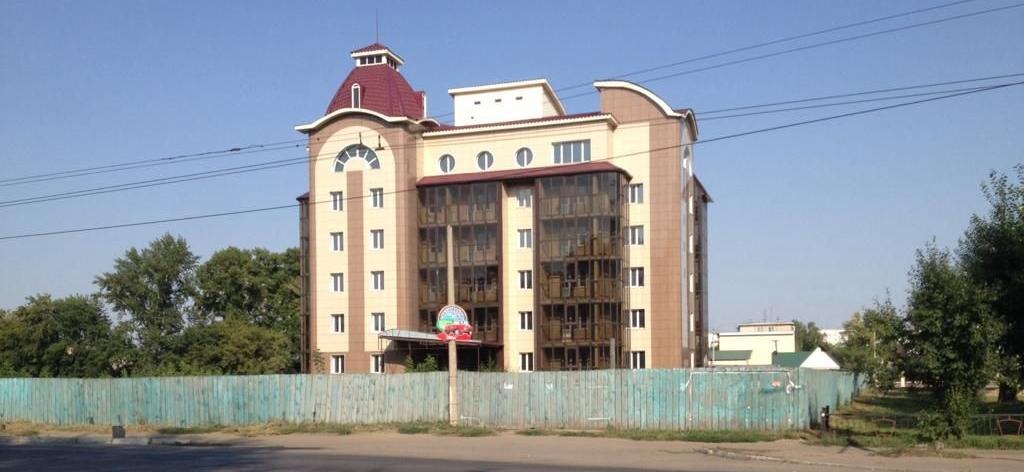 Элитную гостиницу со шпилем и высотным рестораном продают в Рубцовске