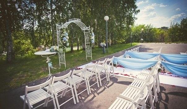 Загородный комплекс с зоной для выездной регистрации свадеб продают в Барнауле