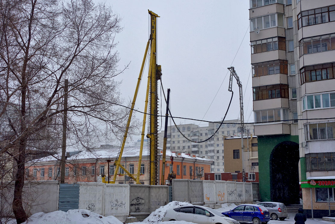Площадку под 25-этажку в центре Барнаула разморозили спустя 10 лет