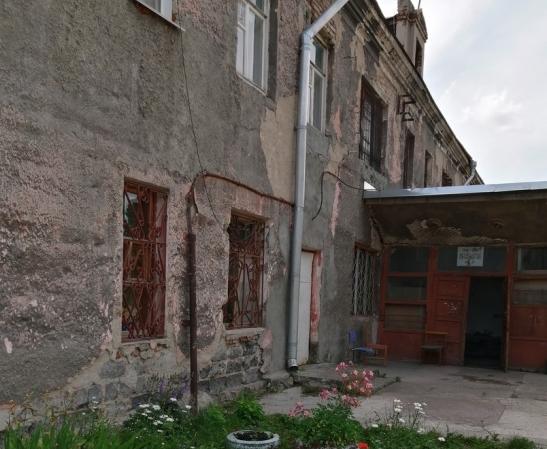 Пенсионера МВД в Барнауле выселяют из ветхого дома на улицу