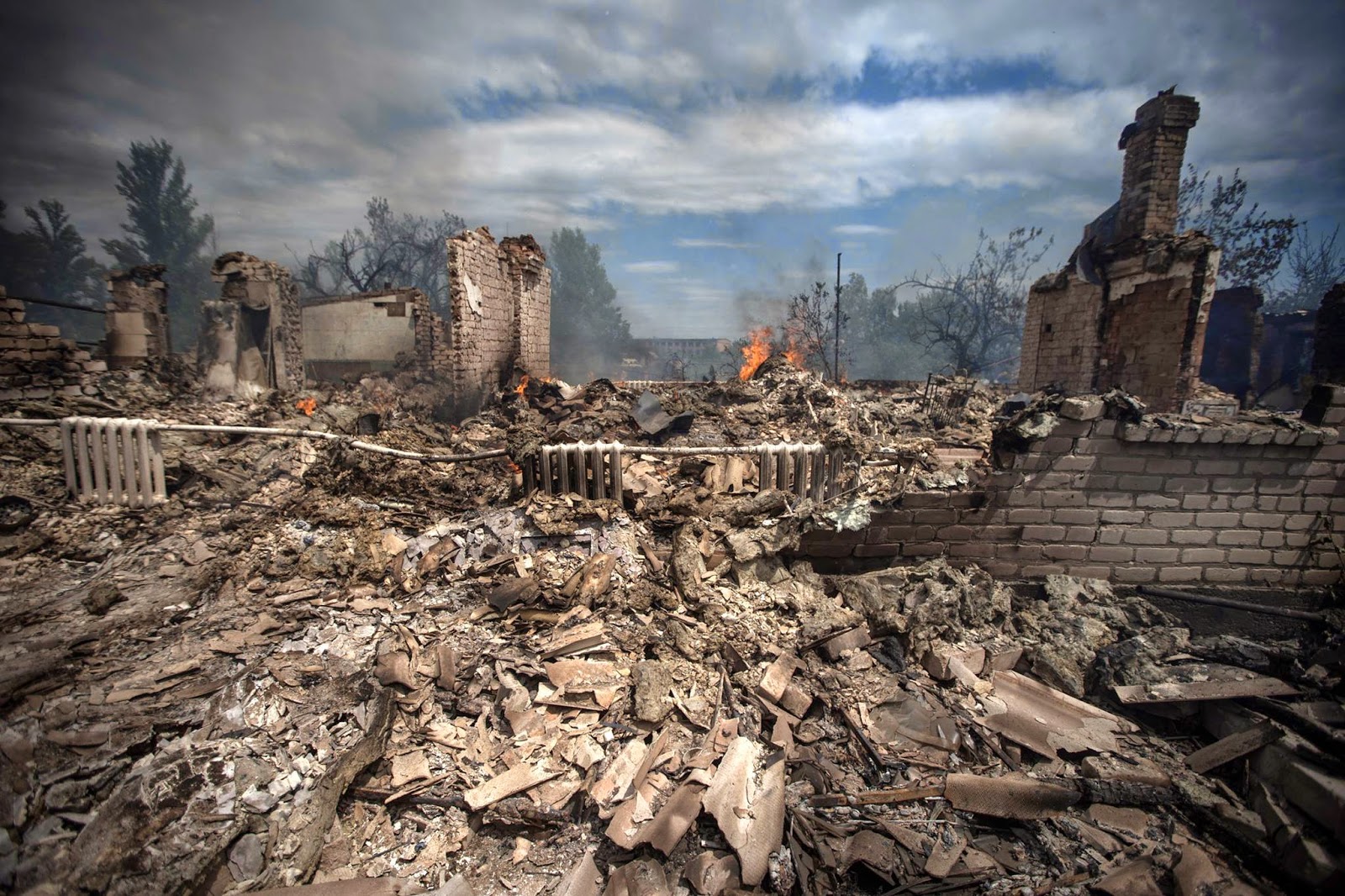 Строителей из РФ отправляют на Украину восстанавливать разрушенные объекты