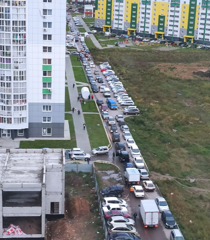Новоселы высоток в Барнауле жалуются на отсутствие дорог и благоустройства