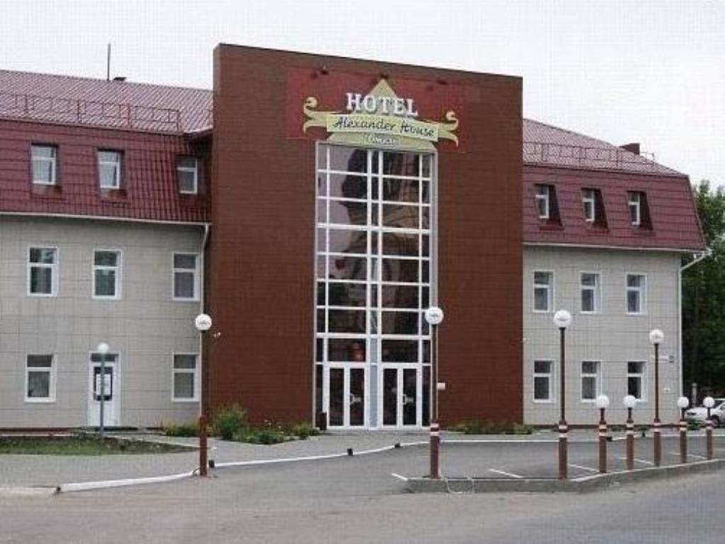 Отель "Александр Хаус"