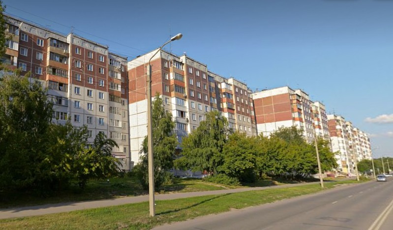 Какие дома в Барнауле имеют максимальное число квартир и подъездов