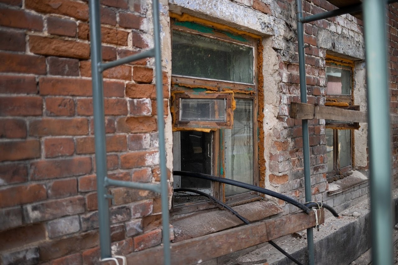 Жительница Барнаула воюет с реставратором 140-летнего памятника архитектуры