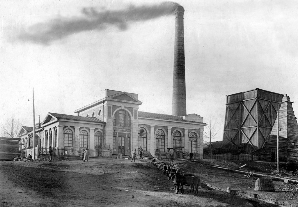 Участок с исторической электростанцией продают на берегу Оби в Барнауле