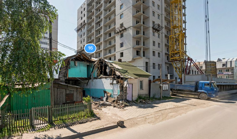 Скандально известный изуродованный дом выставили на продажу в Барнауле