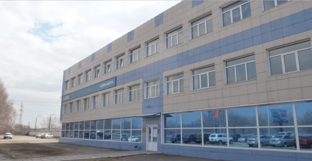 Здания автосалонов массово продают в Барнауле