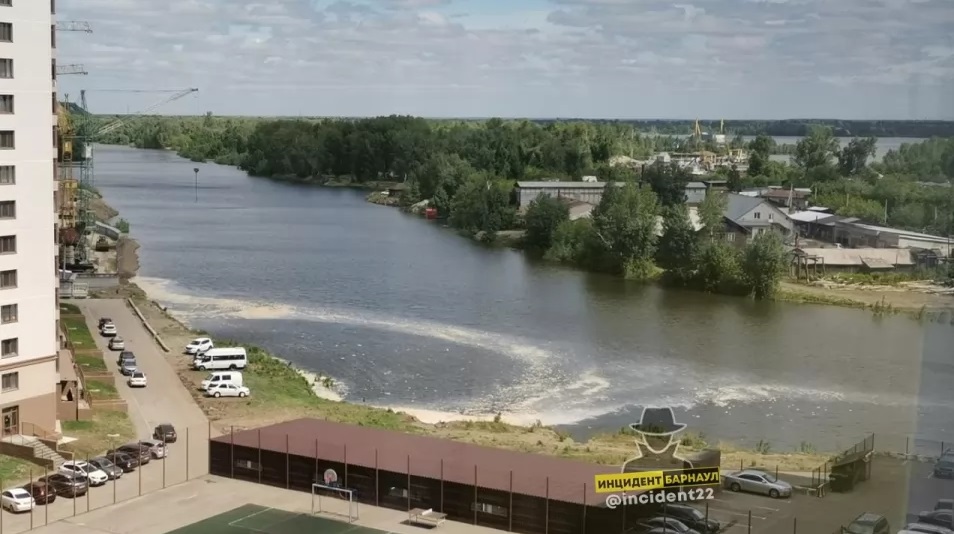 Застройщика в Барнауле подозревают в загрязнении реки Обь