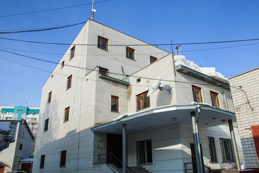 Здание с трещиной отремонтируют в Барнауле, чтобы заселить пост таможни