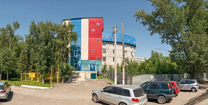 В Барнауле уже два года не могут снести "самое уродливое" здание
