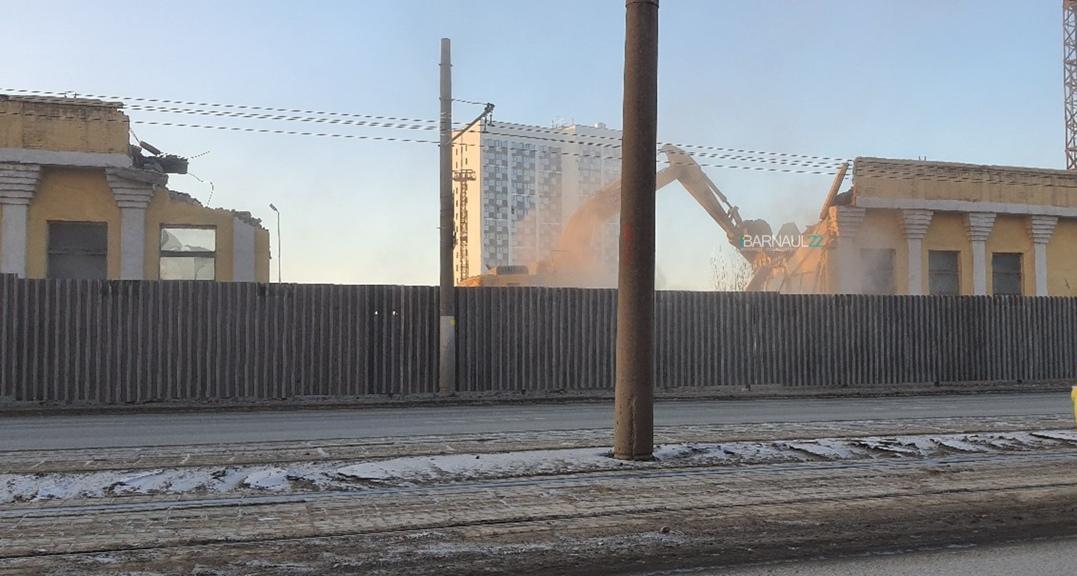В Барнауле разрушили памятник архитектуры на месте возведения нового ЖК