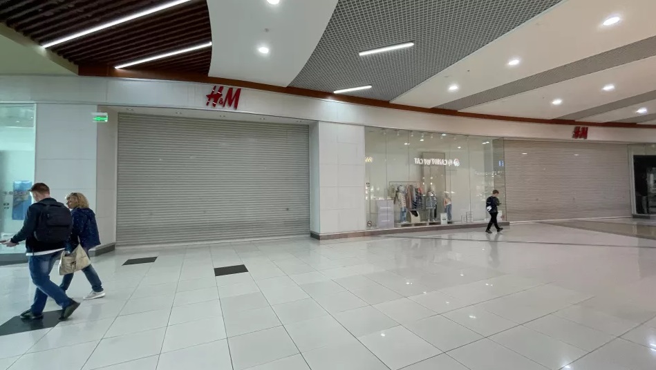 В ТРЦ Барнаула освободятся гигантские площади после ухода бренда H&M