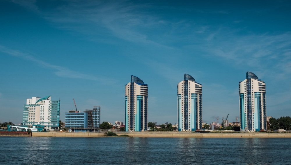 Жильцы 25-этажек в Барнауле не позволят построить новую высотку на их территории