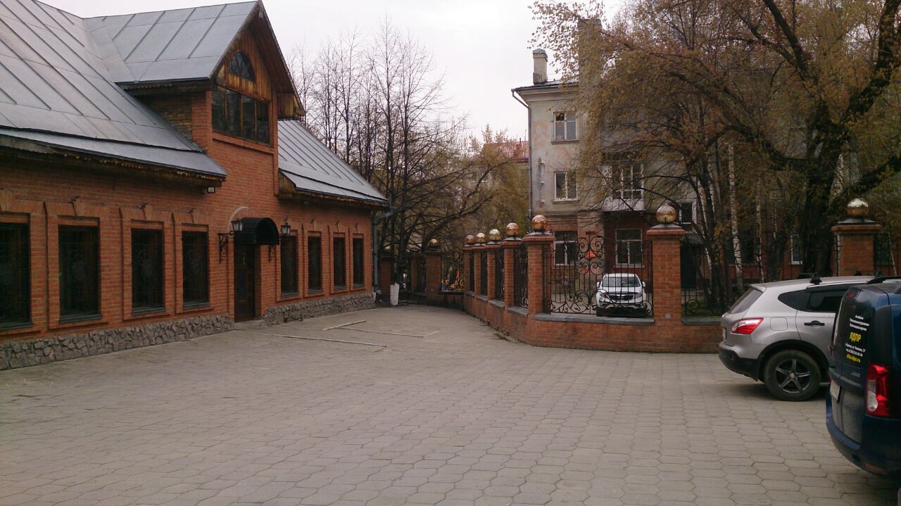 Вип-офис с закрытой территорией и камином продают в Барнауле