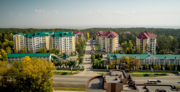 Двор элитных домов в Барнауле отдали многодетным под строительство жилья
