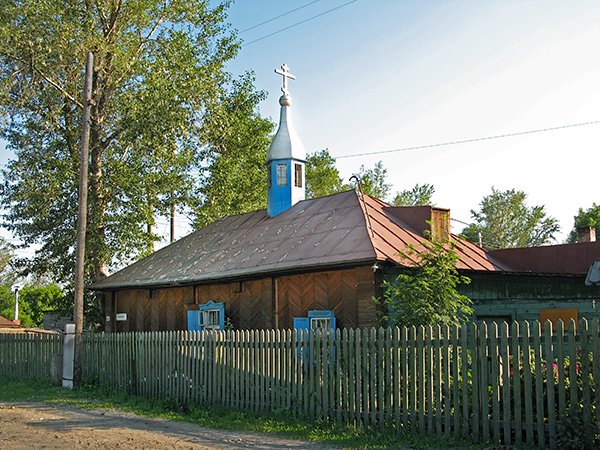 В частном секторе Барнаула построили трехэтажный офисник вместо церкви