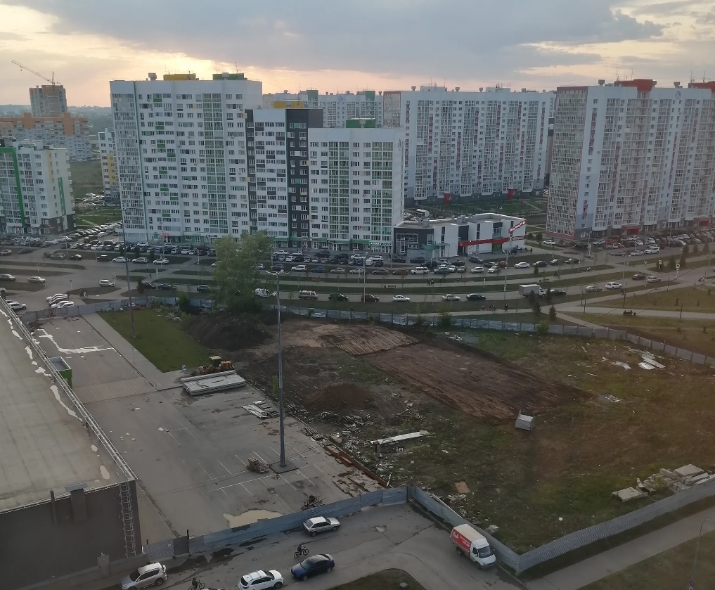 Ракшины начали строить стеклянную 9-этажку на окраине Барнаула