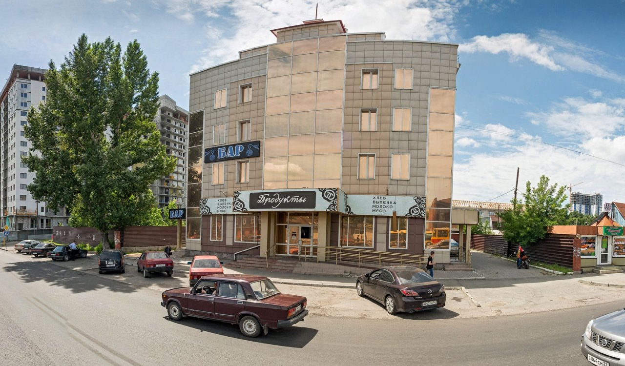 Заброшенное коммерческое здание в Барнауле обрело хозяина