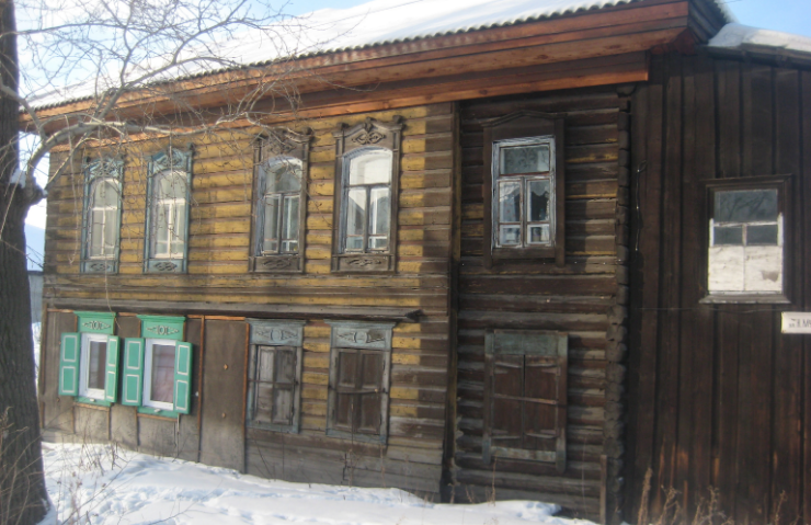 Самые старые жилые дома решили снести в Барнауле и Бийске