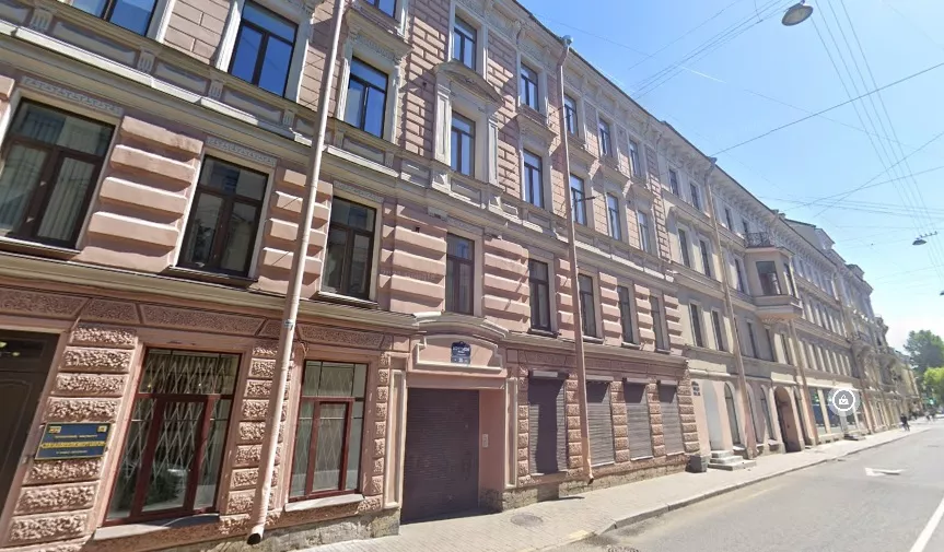 Ракшины купили 140-летнюю пятиэтажку в Санкт-Петербурге