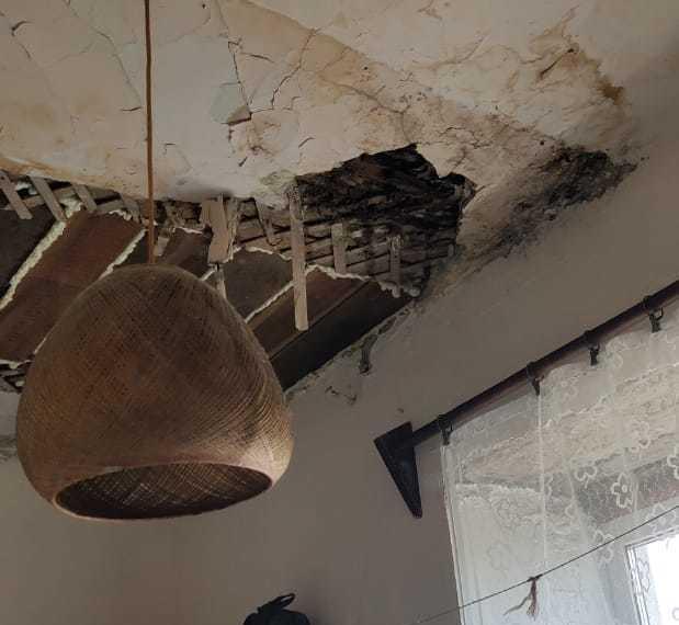 Ковидную медсестру обвинили в обрушении потолка в своей квартире в Барнауле