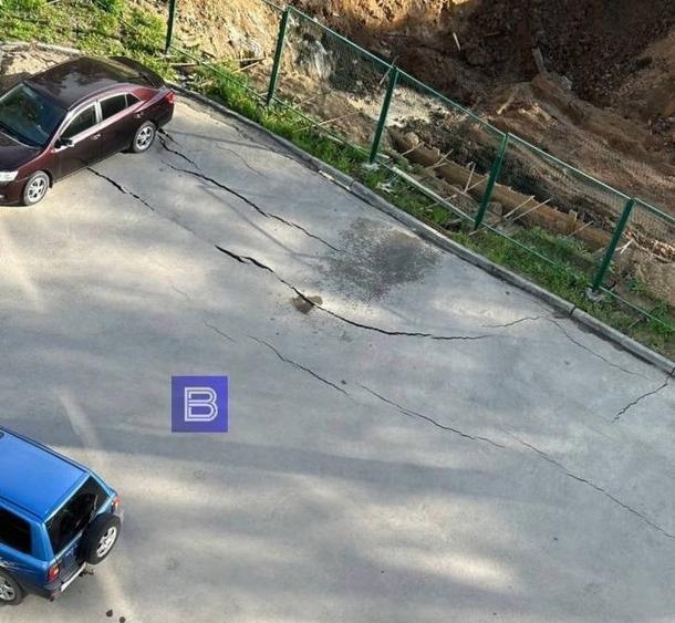 Жильцы барнаульского ЖК боятся уйти под землю из-за соседней стройки