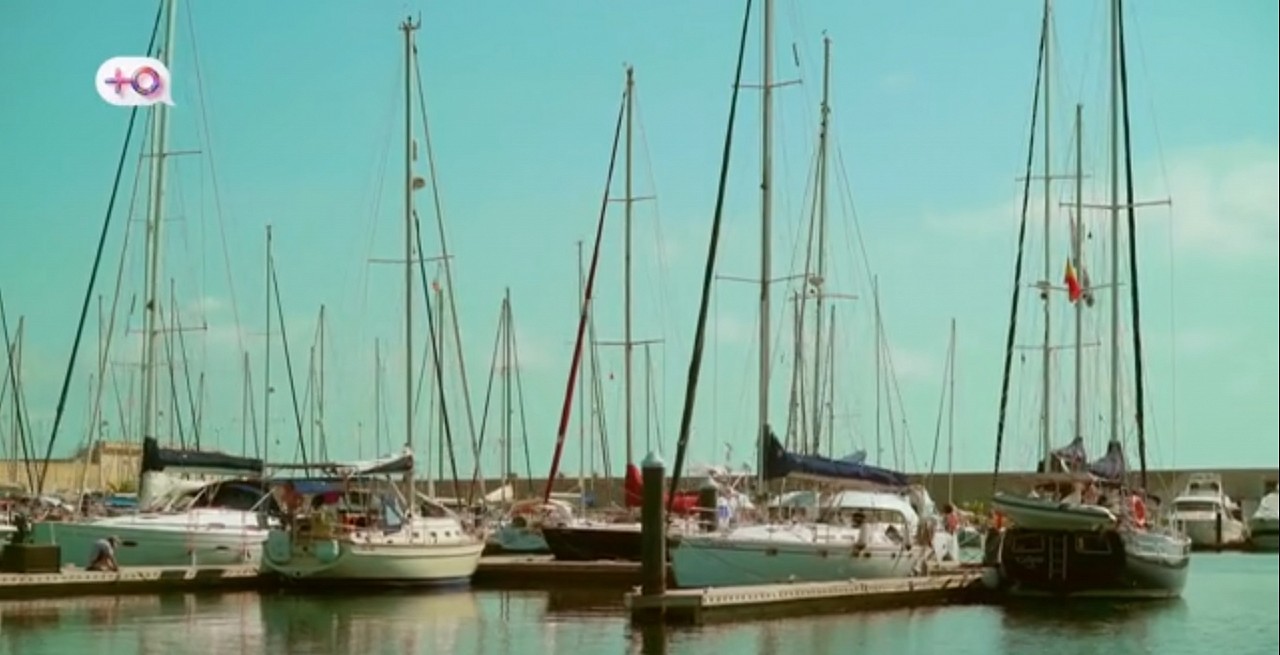 Знаменитая алтайская семья обменяла свой дом на яхту в Испании