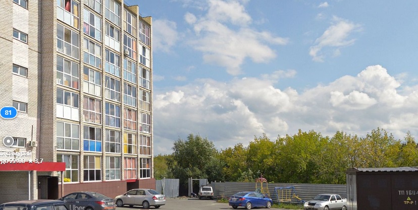 Застройщик в Барнауле купил землю под детскую площадку рядом со сданным домом